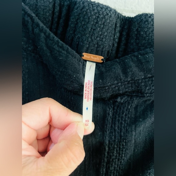 Free people wide legs pants with pockets size XS /
89% cotton & 11% Linen - Picture 3 of 8